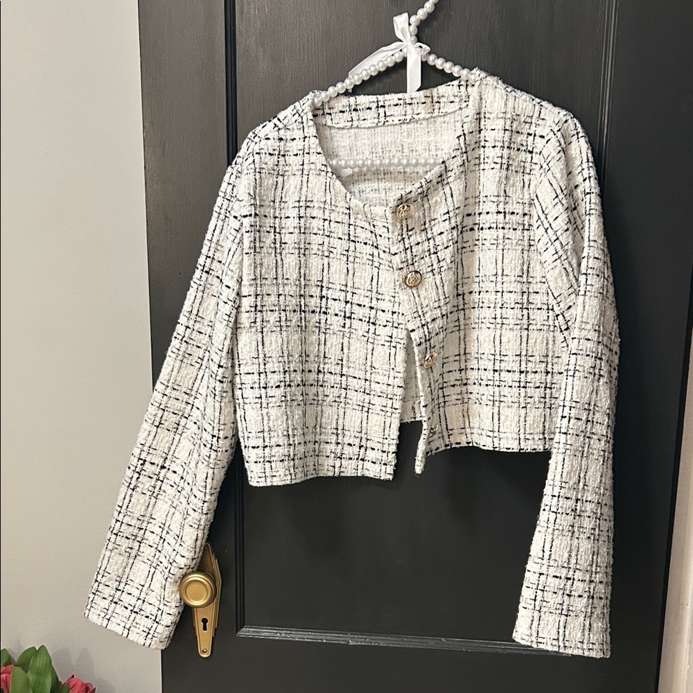 Women's White and Black Cropped Tweed Jacket